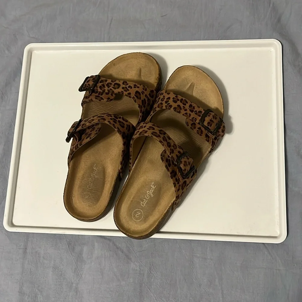 Target kids cat & jack leopard print sandals lightly used - Picture 1 of 2